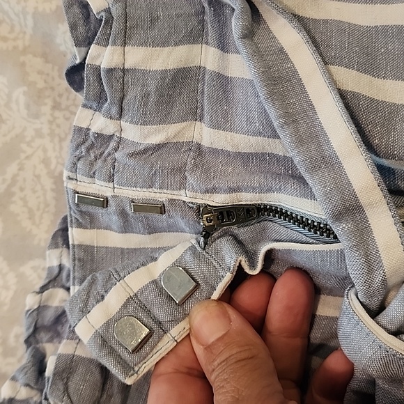 Women's linen shorts - Picture 2 of 4